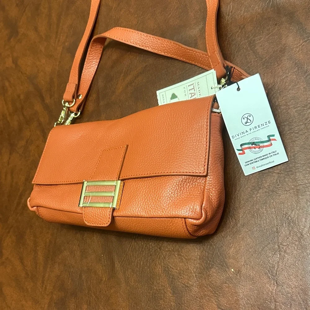 Divina Firenze Genuine Leather Crossbody Bag - Picture 3 of 6